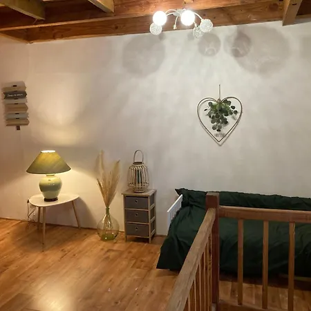 La Maisonnée Auvergnate Hébergement de vacances Auzelles